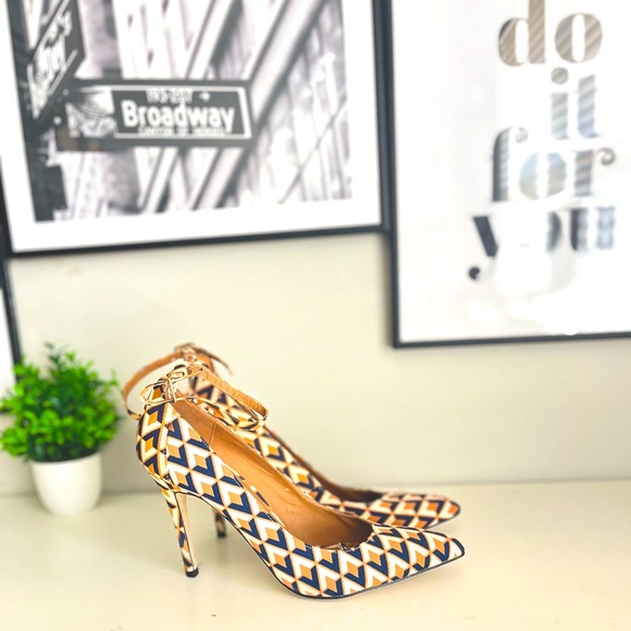 Madison Heels Ladies Size 9.5 Brown & Navy Blue Ankle Strap High Heels - Picture 2 of 9